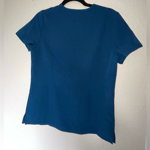 FIGS Women’s Catarina One-Pocket Scrub Top in Deep Reef Color SIZE XS - Picture 3 of 6